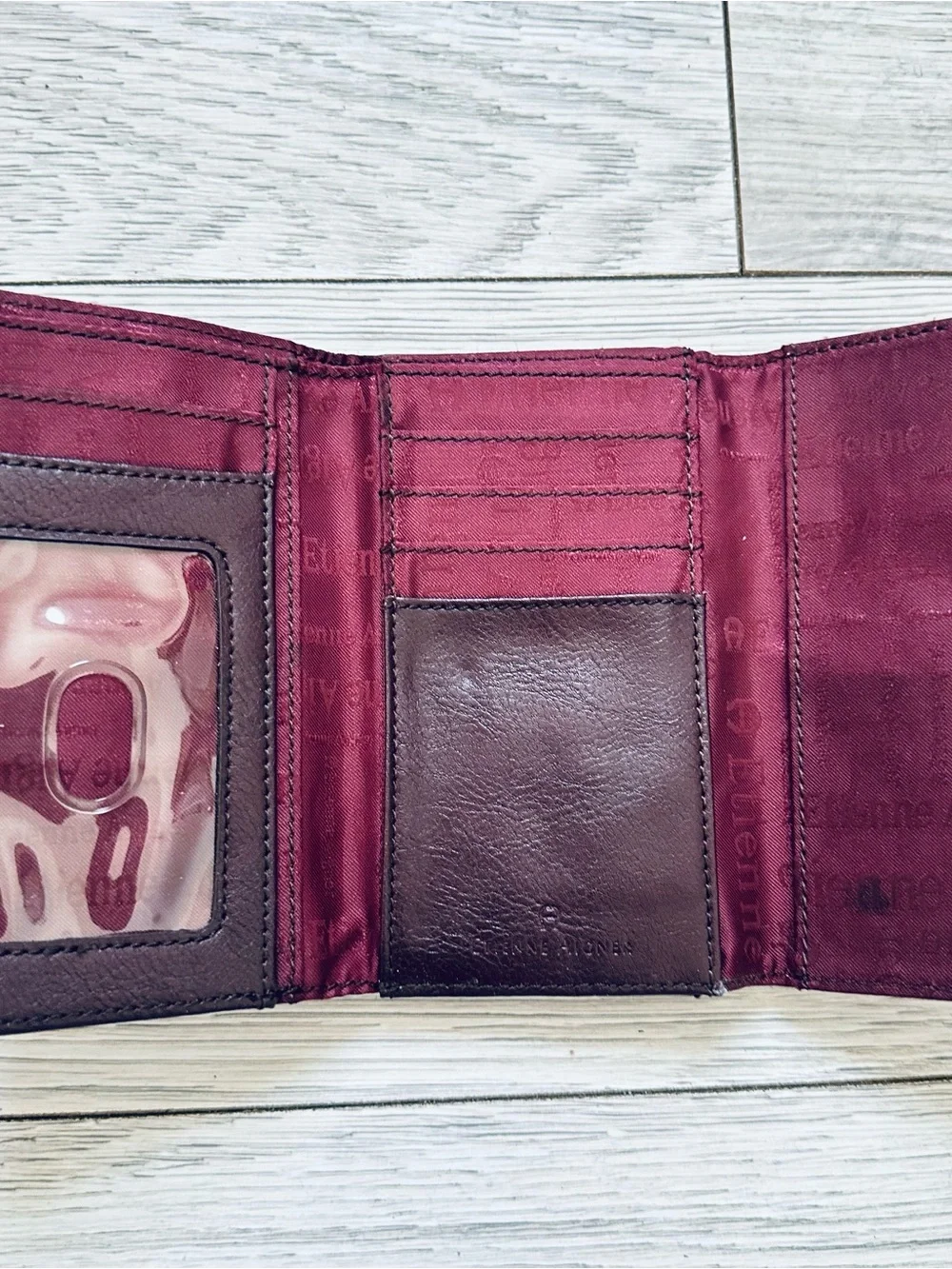 Women's Leather Clutch Wallet in Deep Burgundy
